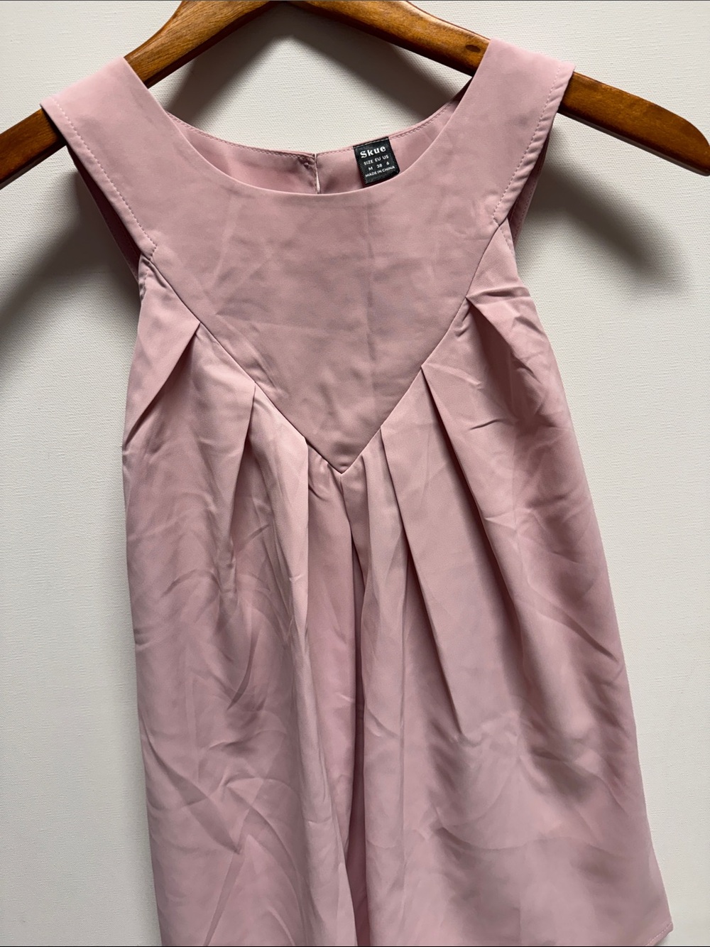 Sleeveless Pleated Blouse in Dusty Pink
